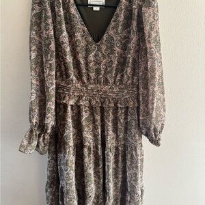 Love Riche Green Purple V-Neck